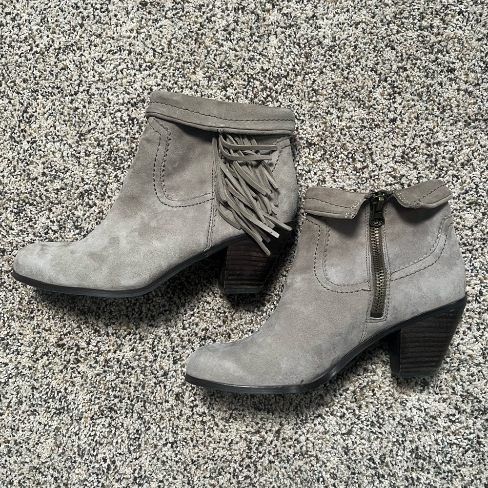 Sam Edelman "Louie" Fringe Ankle Boots Size 9.5 Tan Suede
